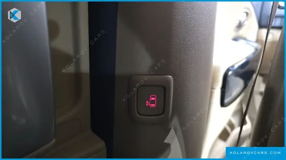 KIA CARNIVAL 9-SEATER HI-LIMOUSINE