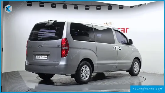 HYUNDAI STAREX 3-SEATER VAN