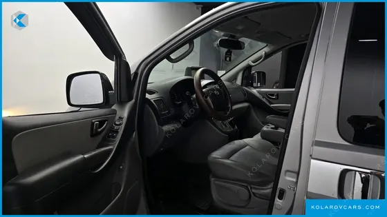 HYUNDAI STAREX 3-SEATER VAN