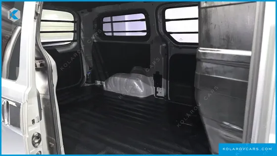 HYUNDAI STAREX 3-SEATER VAN