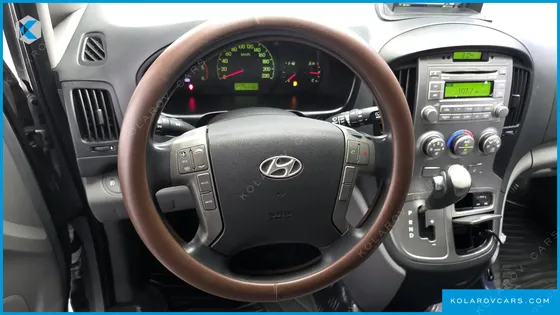 HYUNDAI STAREX 3-SEATER VAN