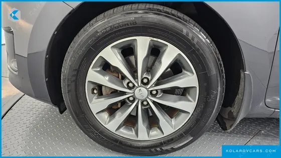 KIA CARNIVAL 11-SEATER PRESTIGE