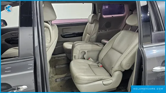 KIA CARNIVAL 11-SEATER PRESTIGE