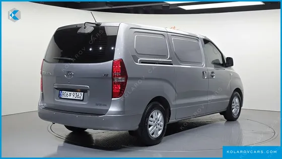 HYUNDAI STAREX 3-SEATER VAN