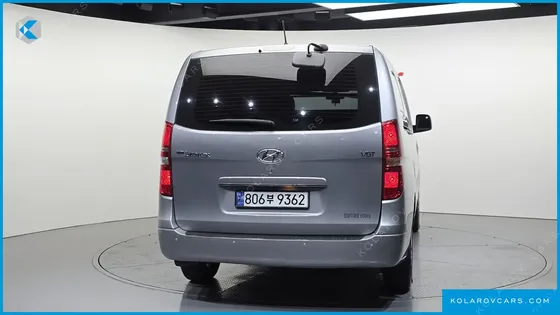 HYUNDAI STAREX 3-SEATER VAN