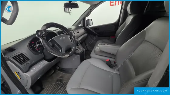 HYUNDAI STAREX 3-SEATER VAN