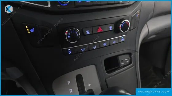 HYUNDAI STAREX 3-SEATER VAN