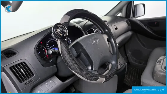HYUNDAI STAREX 3-SEATER VAN