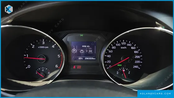 KIA CARNIVAL 9-SEATER LUXURY