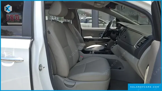 KIA CARNIVAL 9-SEATER LUXURY