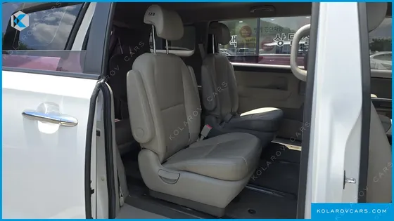 KIA CARNIVAL 9-SEATER LUXURY