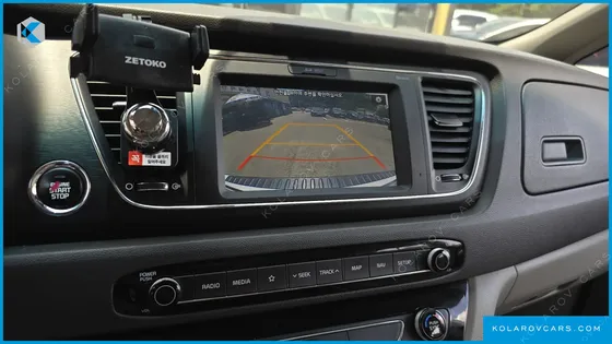 KIA CARNIVAL 9-SEATER LUXURY