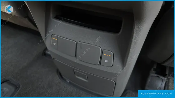KIA CARNIVAL 9-SEATER LUXURY
