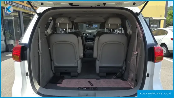 KIA CARNIVAL 9-SEATER LUXURY