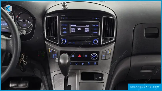 HYUNDAI STAREX GUARD CAR OF CHILDREN