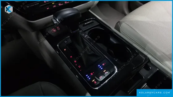 KIA CARNIVAL 9-SEATER PRESTIGE