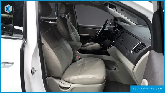 KIA CARNIVAL 9-SEATER PRESTIGE