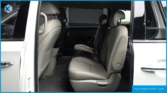 KIA CARNIVAL 9-SEATER PRESTIGE