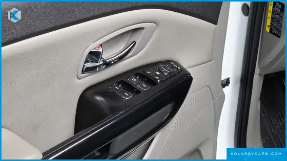 KIA CARNIVAL 9-SEATER PRESTIGE