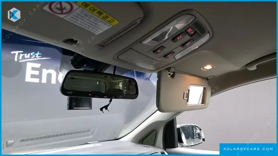 KIA CARNIVAL 9-SEATER PRESTIGE