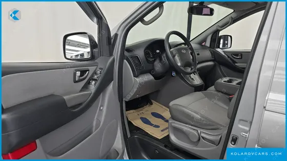 HYUNDAI STAREX 12-SEATER WAGON