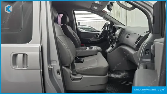 HYUNDAI STAREX 12-SEATER WAGON
