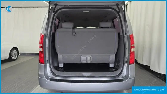 HYUNDAI STAREX 12-SEATER WAGON