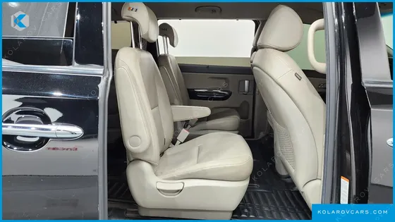 KIA CARNIVAL 9-SEATER PRESTIGE