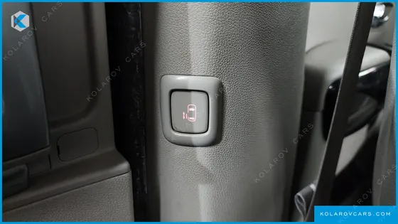 KIA CARNIVAL 9-SEATER PRESTIGE
