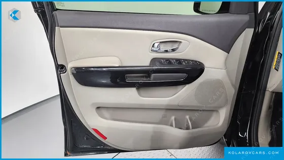 KIA CARNIVAL 9-SEATER PRESTIGE