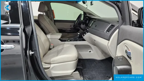 KIA CARNIVAL 9-SEATER PRESTIGE