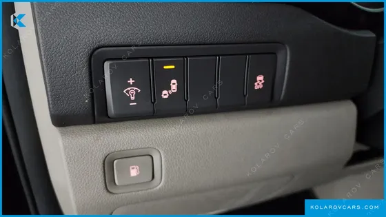 KIA CARNIVAL 9-SEATER PRESTIGE