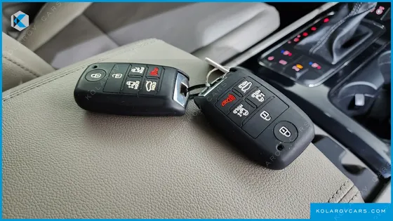 KIA CARNIVAL 9-SEATER PRESTIGE