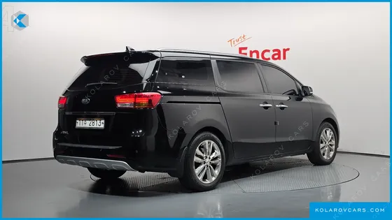 KIA CARNIVAL 9-SEATER PRESTIGE