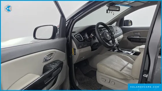 KIA CARNIVAL 9-SEATER PRESTIGE