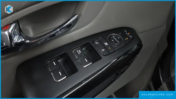 KIA CARNIVAL 9-SEATER PRESTIGE