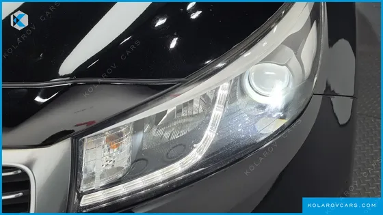 KIA CARNIVAL 9-SEATER PRESTIGE