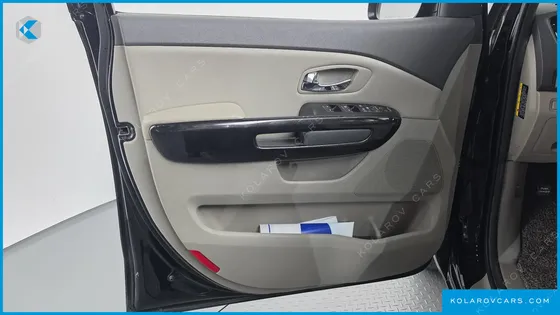 KIA CARNIVAL 9-SEATER PRESTIGE