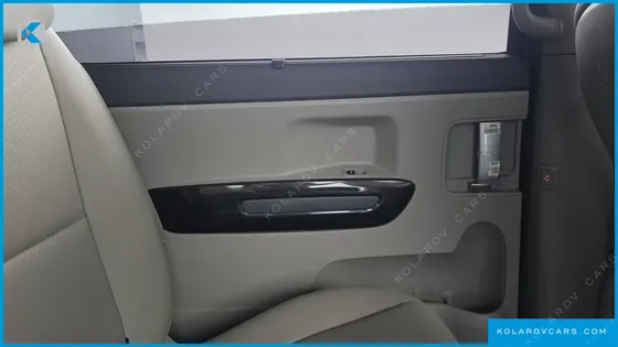 KIA CARNIVAL 9-SEATER PRESTIGE