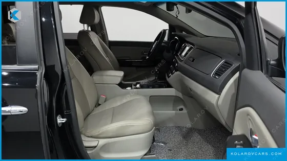 KIA CARNIVAL 9-SEATER PRESTIGE