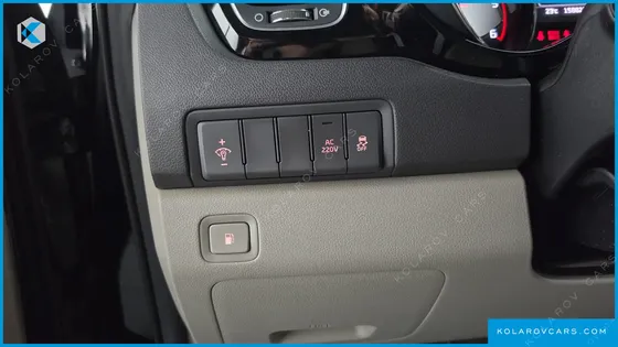 KIA CARNIVAL 9-SEATER PRESTIGE