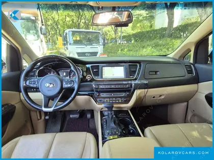 KIA CARNIVAL 7-SEATER LIMOUSINE