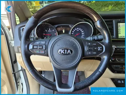 KIA CARNIVAL 7-SEATER LIMOUSINE