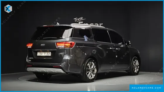KIA CARNIVAL 9-SEATER NOBLESSE SPECIAL