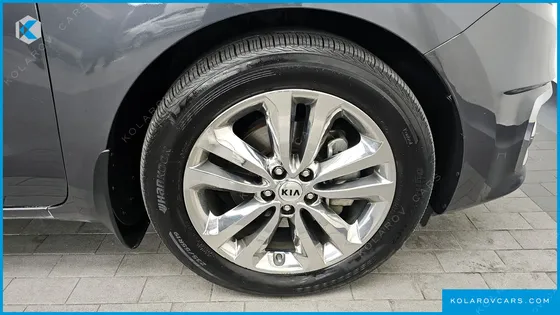 KIA CARNIVAL 9-SEATER NOBLESSE SPECIAL