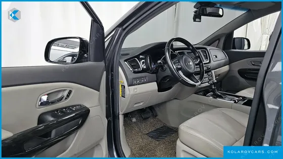 KIA CARNIVAL 9-SEATER NOBLESSE SPECIAL