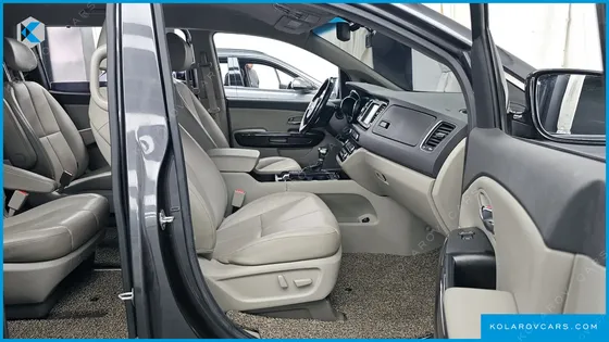 KIA CARNIVAL 9-SEATER NOBLESSE SPECIAL