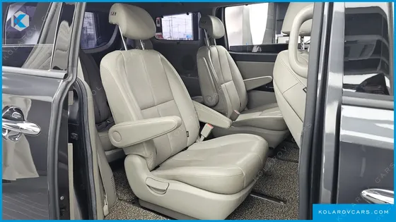KIA CARNIVAL 9-SEATER NOBLESSE SPECIAL