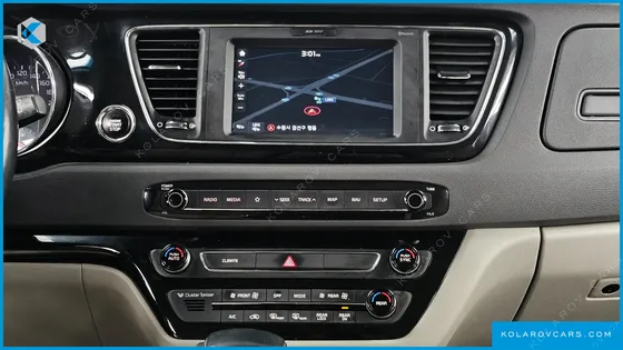 KIA CARNIVAL 9-SEATER NOBLESSE SPECIAL