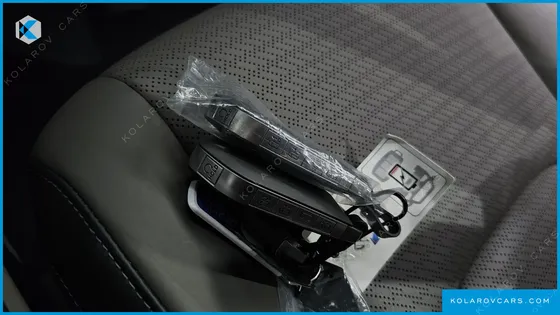 KIA CARNIVAL HEV 9SEATER GRAVITY